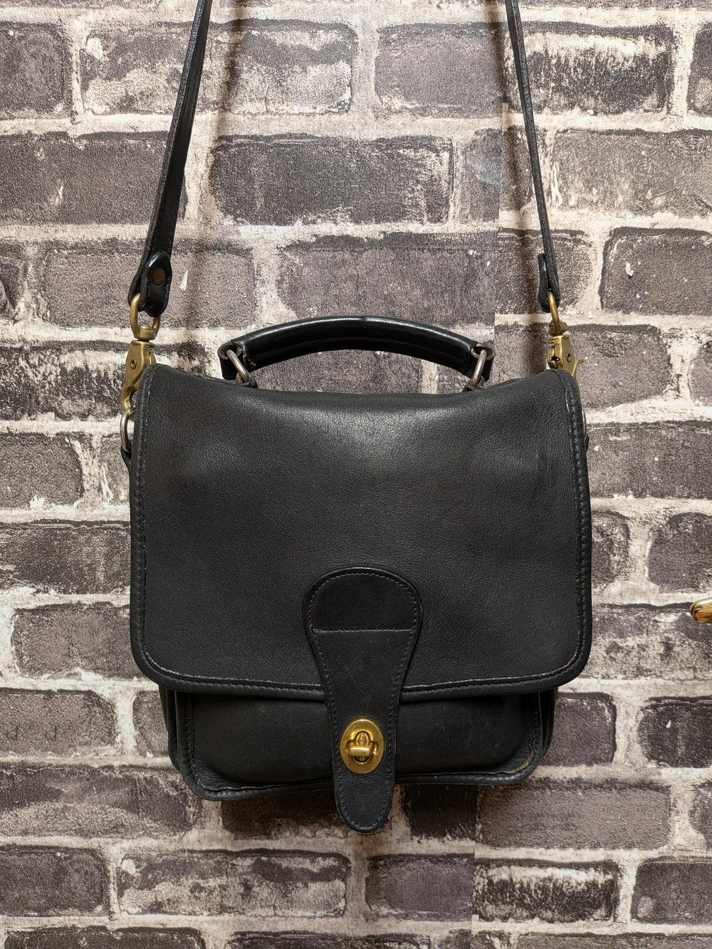 PERFECT Dup Of Coach Station Bag Black Leather Crossbody w/ Gold Turn-Lock